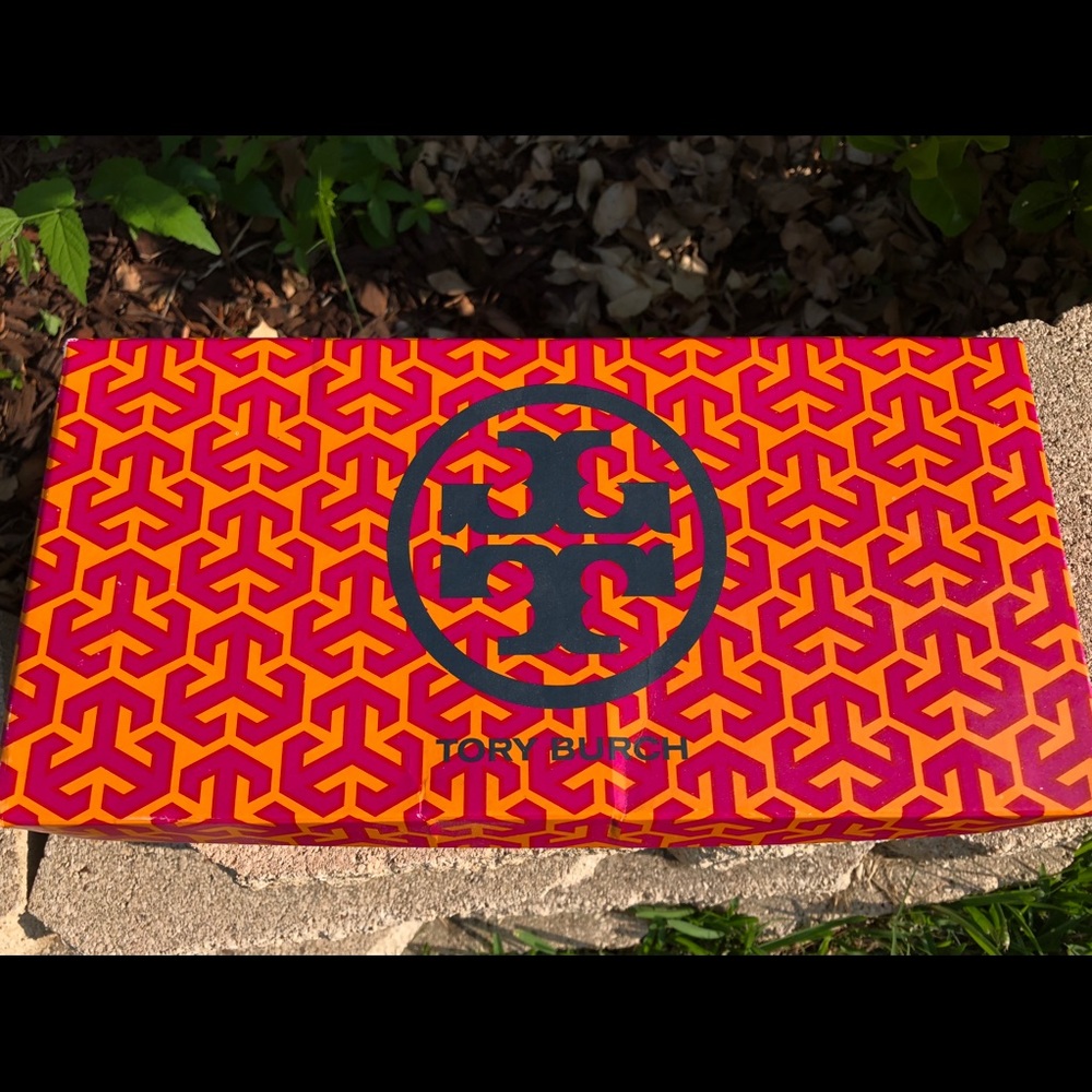 AUTHENTIC Tory Burch Brown Reva Flats